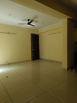 Room in 3 BHK Apartment at Saviour Green Arch, Tech Zone 4 Greater Noida – for Rent