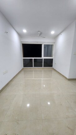 2 BHK Apartment For Rent in Crescent Silverwoods