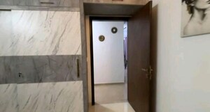 Room in 4 BHK Apartment at Rishita Manhattan, Gomti Nagar – for Sale