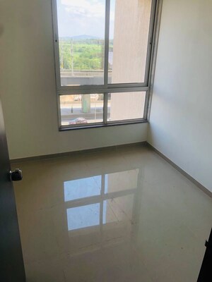 Room in 1 BHK Apartment at Puranik Rumah Bali, Ghodbunder Road – for Rent