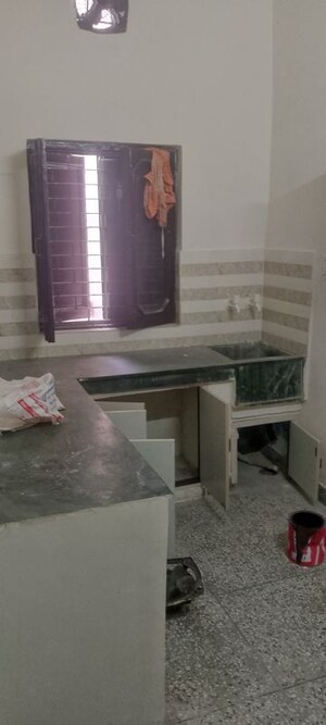 Living Room in 1.5 BHK Builder Floor at Spring Field, Sector 31 – for Rent