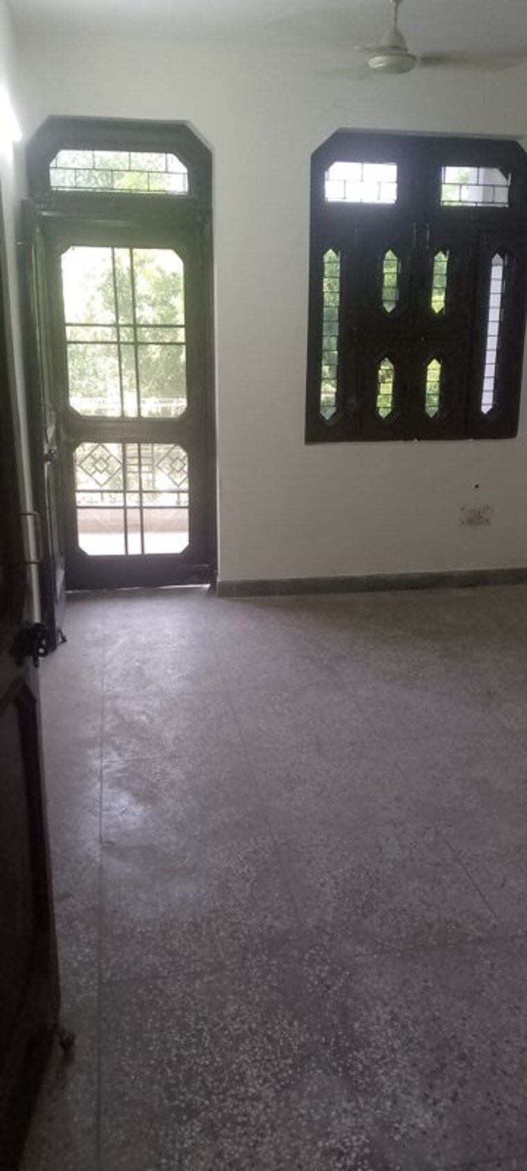 Room, spring-field 1.5 Bedroom 900 Sq.Ft. Builder Floor In Sector 31 Faridabad 10726053