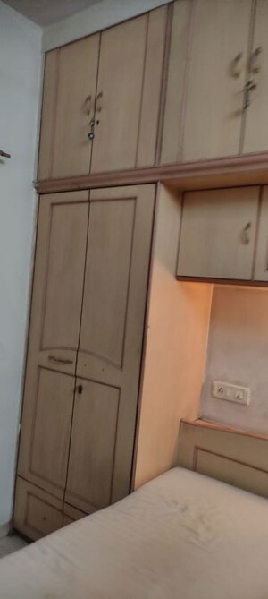 Furnished Amenities in 2 BHK Apartment at Saraswat CHS Mahim, Mahim West – for Rent