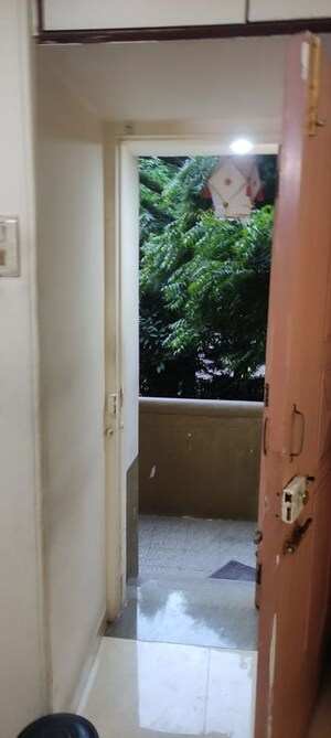 Furnished Amenities in 2 BHK Apartment at Saraswat CHS Mahim, Mahim West – for Rent