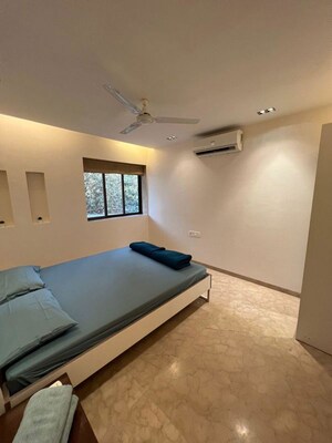 Room in 2 BHK Apartment at Prabhadevi CHS, Prabhadevi – for Sale