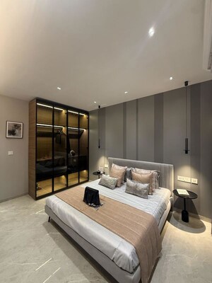 Room in 2 BHK Apartment at Dadar West – for Sale