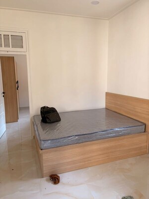Room in 1 RK Apartment at Kataria Colony, Dadar West – for Rent