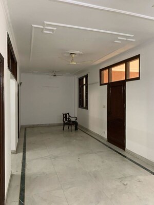 Room in 3 BHK Independent House at Sector 31 – for Rent