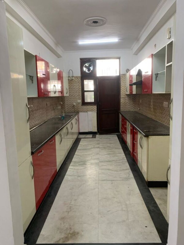 Kitchen, sector 31 3 Bedroom 2800 Sq.Ft. Independent House In Sector 31 Noida 10726208
