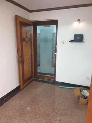 Room in 3 BHK Apartment at Aster Tower, Goregaon East – for Sale