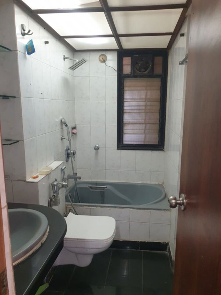 Bathroom, aster-tower 3 Bedroom 1563 Sq.Ft. Apartment In Goregaon East Mumbai 10726232