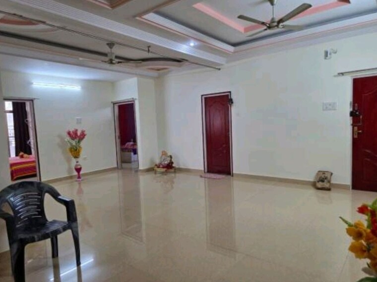 Room, hazratganj 3 Bedroom 1750 Sq.Ft. Apartment In Hazratganj Lucknow 10726214