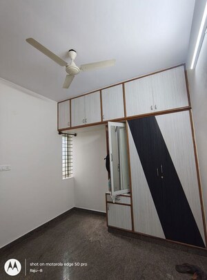 Room in 2 BHK Builder Floor at Hsr Layout Sector 3 – for Rent
