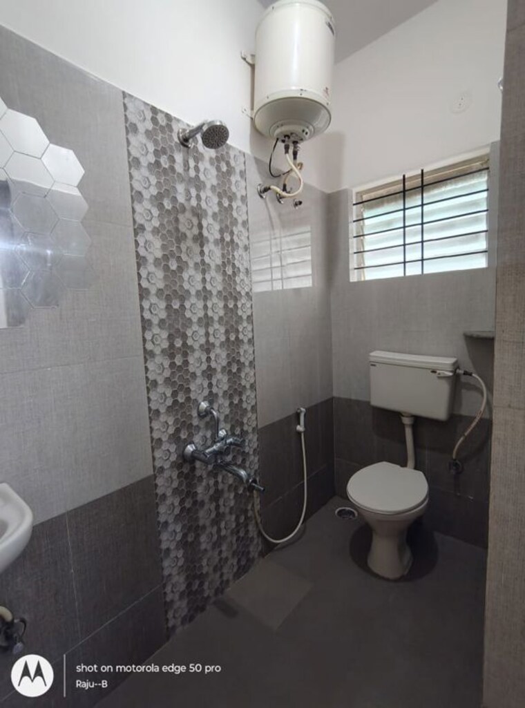 Bathroom, hsr layout sector 3 2 Bedroom 850 Sq.Ft. Builder Floor In Hsr Layout Sector 3 Bangalore 10726271