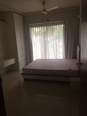 Bedroom in 2 BHK Apartment at Emerald Apartment Andheri, Andheri East – for Rent