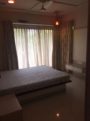 Bedroom in 2 BHK Apartment at Emerald Apartment Andheri, Andheri East – for Rent