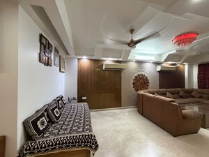 Bedroom in 3 BHK Builder Floor at Saket – for Rent