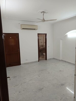 5 BHK Independent House For Sale in Chittaranjan Park