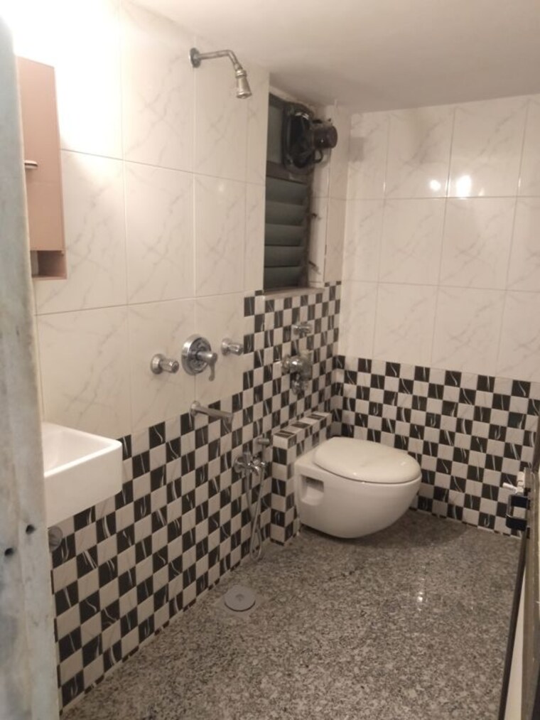 Bathroom, silver-square-chs-ltd 1 Bedroom 576 Sq.Ft. Apartment In Santacruz East Mumbai 10726340