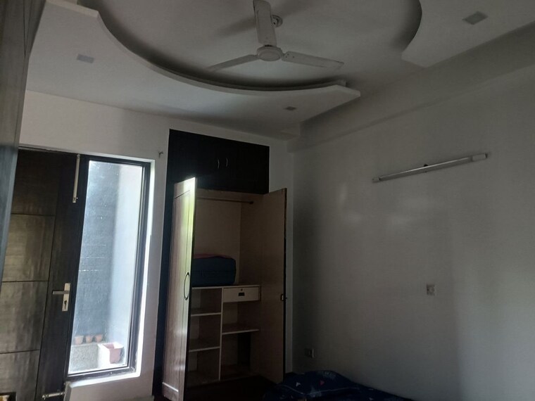 undefined, sector 46 3 Bedroom 162 Sq.Mt. Villa In Sector 46 Noida 10726376