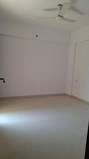 Room in 2 BHK Apartment at Kaamdhenu Sai Pushpam, Ulwe – for Rent