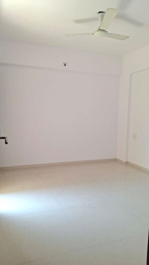 Room in 2 BHK Apartment at Kaamdhenu Sai Pushpam, Ulwe – for Rent
