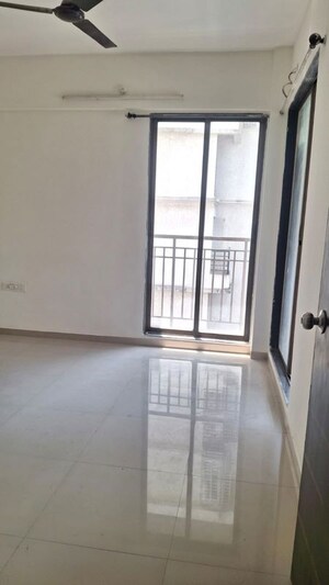 Room in 2 BHK Apartment at Kaamdhenu Sai Pushpam, Ulwe – for Rent