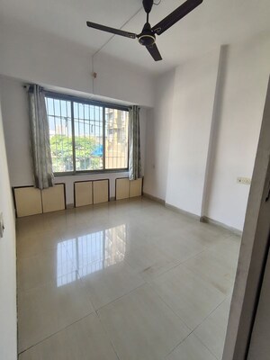 Room in 2 BHK Apartment at Prakash Tower, Matunga – for Rent