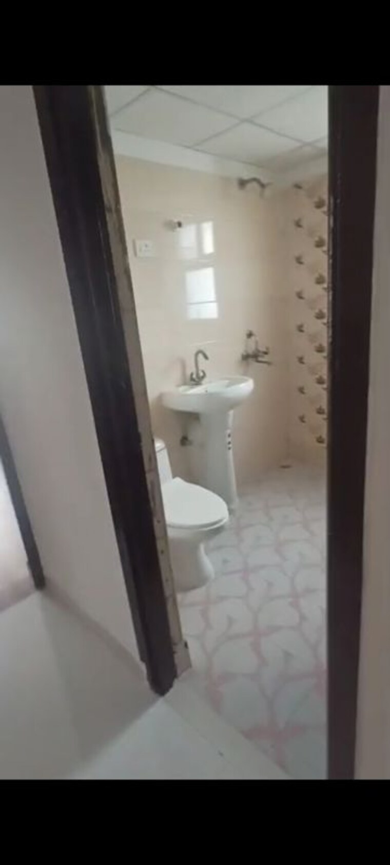 Bathroom, eureka-diya-green-city 2.5 Bedroom 1110 Sq.Ft. Apartment In Raj Nagar Extension Ghaziabad 10726372