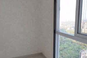 Room in 2 BHK Apartment at Ashar Axis, Majiwada – for Rent