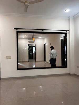 Room in 3.5 BHK Apartment at Unitech Nirvana Country Cedar Crest, Sector 50 – for Rent