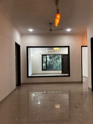 Room in 3.5 BHK Apartment at Unitech Nirvana Country Cedar Crest, Sector 50 – for Rent