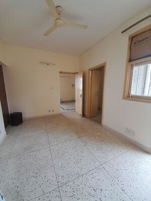 Room in 3 BHK Builder Floor at Sector 22 – for Rent