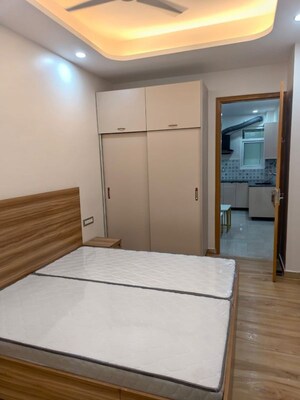 Room in 1 BHK Builder Floor at Sector 14 – for Rent