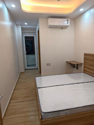 Room in 1 BHK Builder Floor at Sector 14 – for Rent