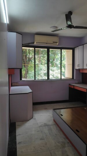 Room in 3 BHK Apartment at Hiranandani Gardens Glen Gate, Powai – for Sale