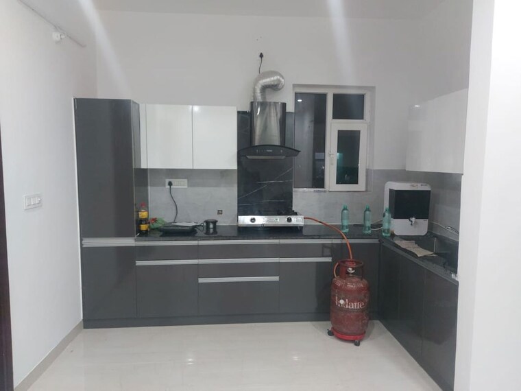 Kitchen, vip road 1 Bedroom 450 Sq.Ft. Apartment In Vip Road Zirakpur 10726516