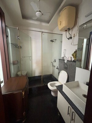 Team Area in 3 BHK Builder Floor at Greater Kailash I – for Sale