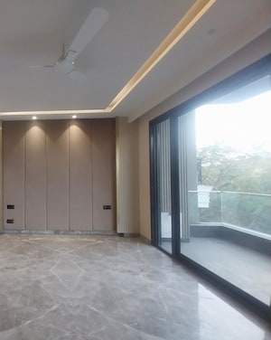 Room in 3 BHK Builder Floor at Sector 22 – for Rent