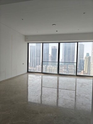 Room in  Apartment at Rustomjee Crown, Prabhadevi – for Rent