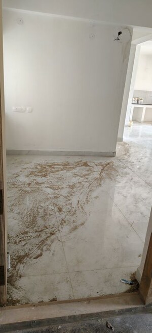 Room in 3 BHK Apartment at Kundan Nagar Colony – for Sale