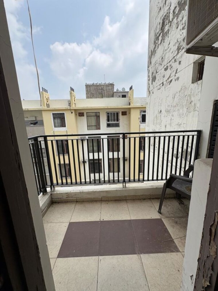 Balcony, ambala highway 2 Bedroom 1450 Sq.Ft. Apartment In Ambala Highway Zirakpur 10726587