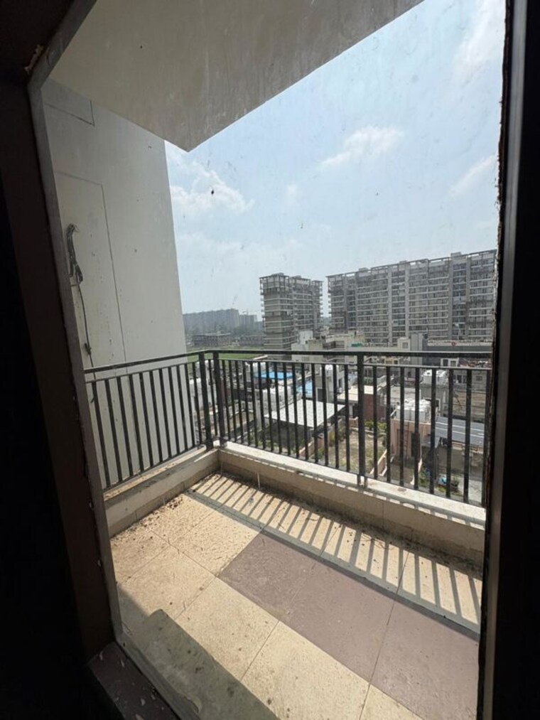 Balcony, ambala highway 2 Bedroom 1450 Sq.Ft. Apartment In Ambala Highway Zirakpur 10726587