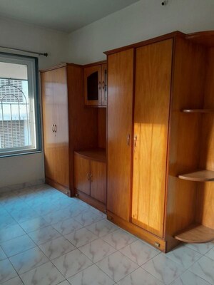 Room in 4 BHK Apartment at Nirmiti Ragdari Apartments, Aundh – for Rent