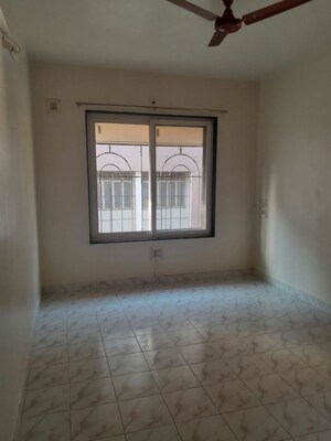 Room in 4 BHK Apartment at Nirmiti Ragdari Apartments, Aundh – for Rent