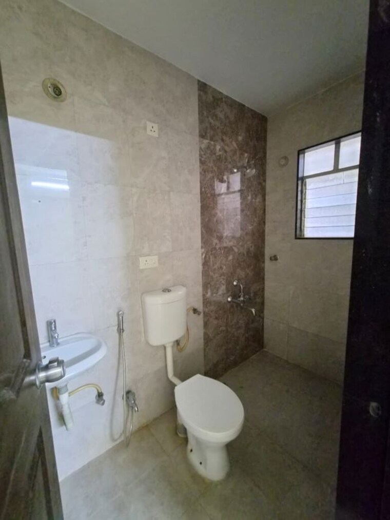 Bathroom, varada-sudatta 2 Bedroom 811 Sq.Ft. Apartment In Baner Pune 10726594