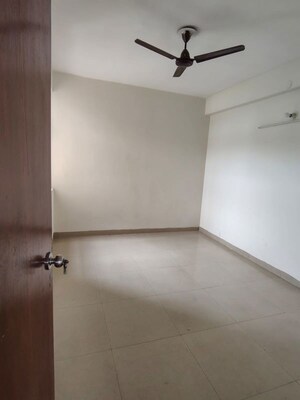 Room in 2 BHK Apartment at Savfab Jasmine Grove, Delhi Meerut Expressway – for Rent