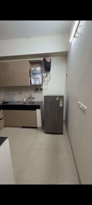 Kitchen in 2.5 BHK Builder Floor at Pinewood Enclave, Wave City – for Rent