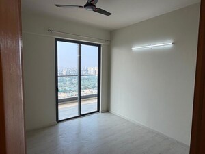 Room in 3.5 BHK Apartment at M3M Latitude, Sector 65 – for Rent