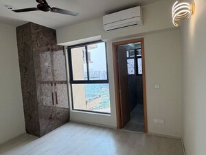 Room in 3.5 BHK Apartment at M3M Latitude, Sector 65 – for Rent